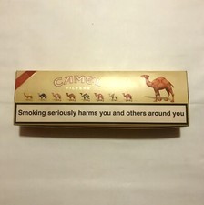Pacchetti di sigarette Camel