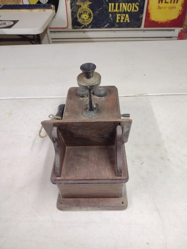 Antico telefono elettrico