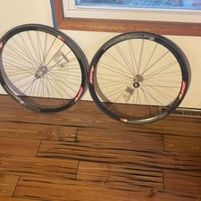 NOS ZIPP 303 SPEED WARRY Set