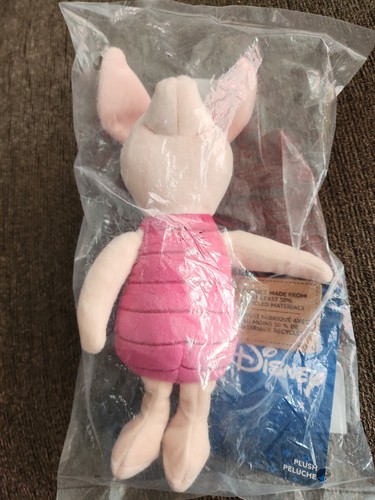 Nwt disney store winnie - nwt, the