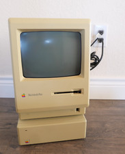 Vintage  Apple Macintosh Plus 1Mb Computer M0001A + Hard Disk 20 M0135 HD-20 Drive