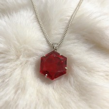 Collana con ciondolo rubino