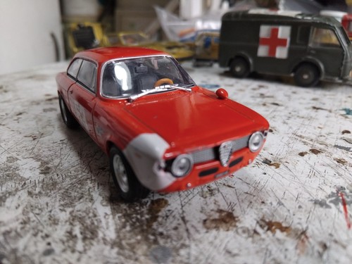 Metro alfa romeo giulia - alfa,