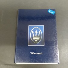 Cartellina stampa - Press Release auto Maserati Ghibli e Quattroporte. Inglese