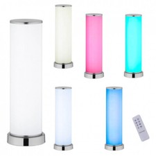 Lampada da tavolo moderna espande suo fascino speciale appena è acceso.