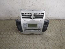 24881 Stereo autoradio lettore CD Toyota Yaris II serie dal 2005 al 2012 cod 861
