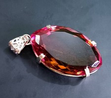 Ciondolo Zultanite Naturale 7 Colori 114,05 Ct Argento 925 Gemma Sciolta Certificata