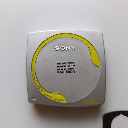 Sony e80 walkman - sony,