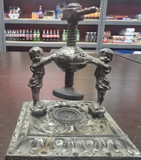 Raro antico schiaccianoci in noce nichelato decorativo francese