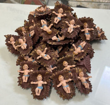 Stock 40 bambinelli per il