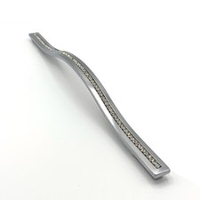 Maniglia Chanel Metallo col. Argento Swarovski L 34 cm interas. 32-28.8 cm, 1 pz