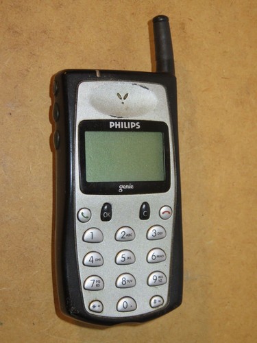 Vecchio telefonino cellulare - vecchio,