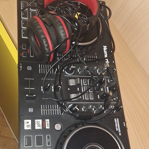 Numark mixtrack pro - mixtrack,