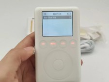 Apple iPod Classic 3a generazione bianco (A1040) con batteria nuova tutta memoria