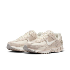 NIKE ZOOM VOMERO 5 Lt Orewood