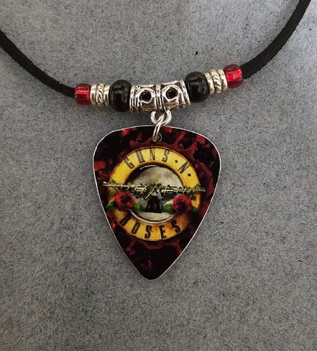 Collana con plettro per
