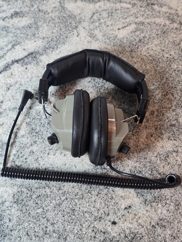 Cuffie metal detector bianche