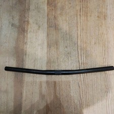 Maniglia barra piatta pista