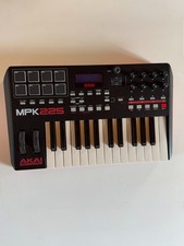 Tastiera Akai MPK 225 - Come nuova/usata pochissimo - con alimentatore e scatola