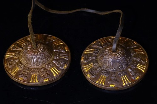 Antico campanello suonante - , in