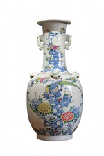 Antico vaso cinese a forma di