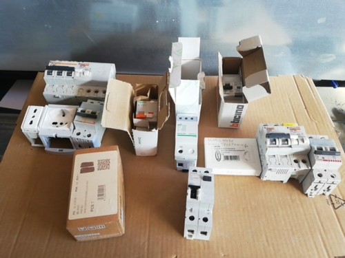 Materiale elettrico stock - elettrico,