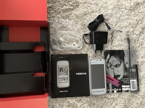 Nokia 5228 white silver - silver,