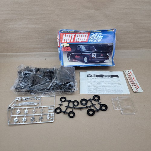 Revell hot rod chevy street - rod,