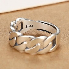 Anello con catena intrecciata