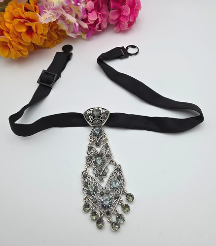 Collana con ciondolo goccia