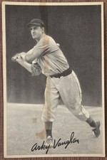 1939 Goudey #22 Arky Vaughan