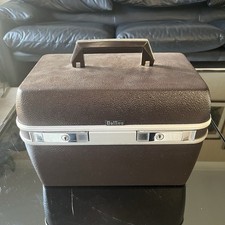 Delsey Paris Hard Vanity /