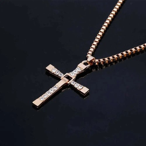 Collana con ciondolo croce