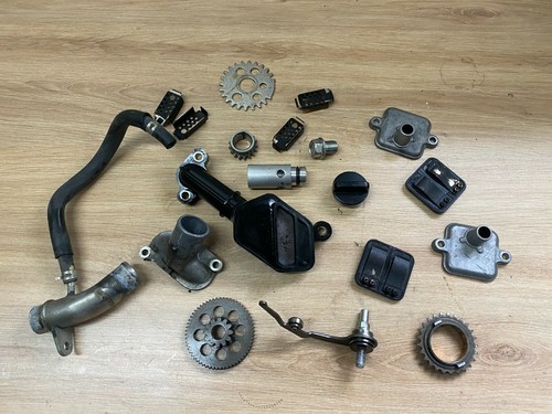 Lot piece moteur - de,