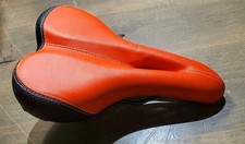 Sella bici Schwinn Nautilus da interno esterno rosso/nero usata in ottime condizioni ottima 