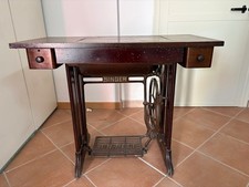 Macchina da cucire Singer antica