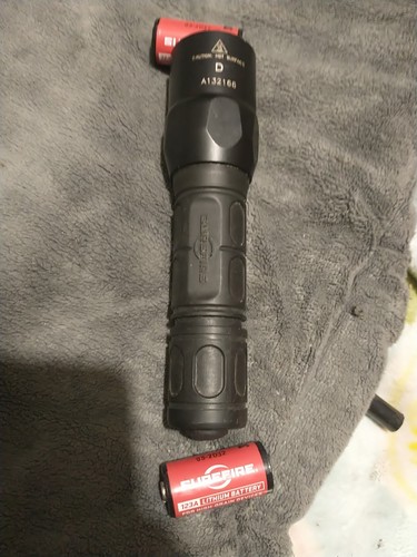 Torcia elettrica surefire - torcia,