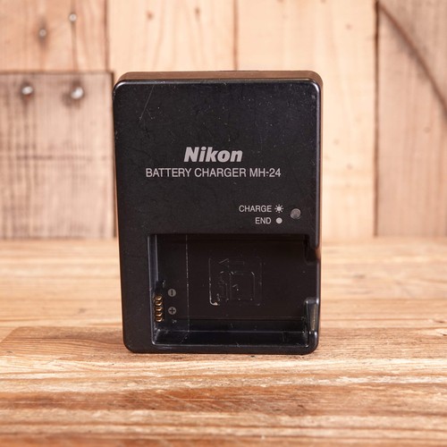 Used nikon 2 - used, mh-24