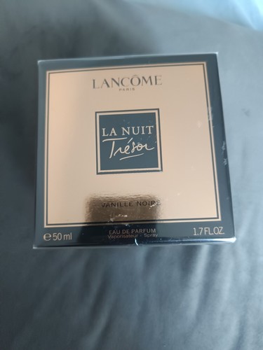 Neuf authentique nuit - authentique, la