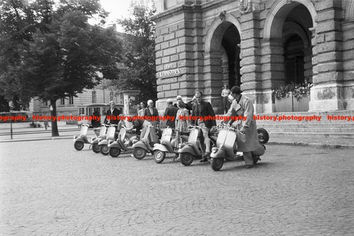 F022778 augsburg vespa - vespa, club