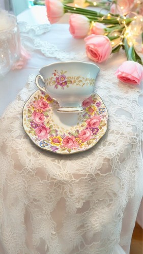 Royal albert bone china - royal,