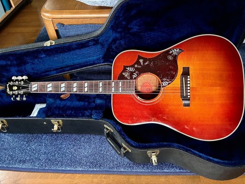 Gibson hummingbird 2001 - gibson,