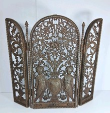 Griglia in metallo ornata