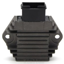 Regolatore raddrizzatore di