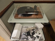 GIRADISCHI Phono Pro-Ject T1 EVO CON Preamplificatore Integrato (Noce) Boxato con Manuale