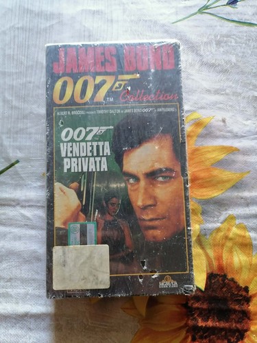 James bond 007 collection - james,