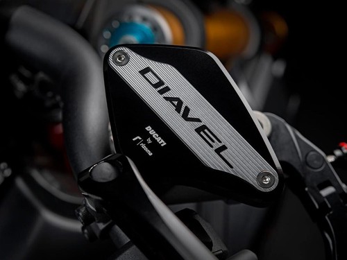 Ducati diavel 1260 - v4,