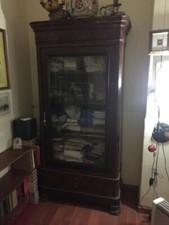 Vetrina primi 800 francese in piuma di radica di mogano