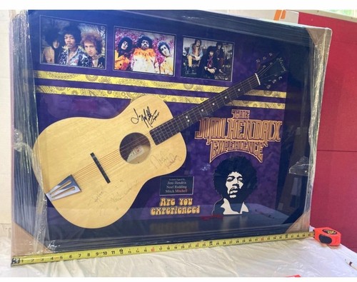 Chitarra acustica firmata - 🎸,