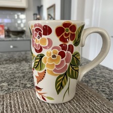 Stampa rosa VIDA di Eva Mendes